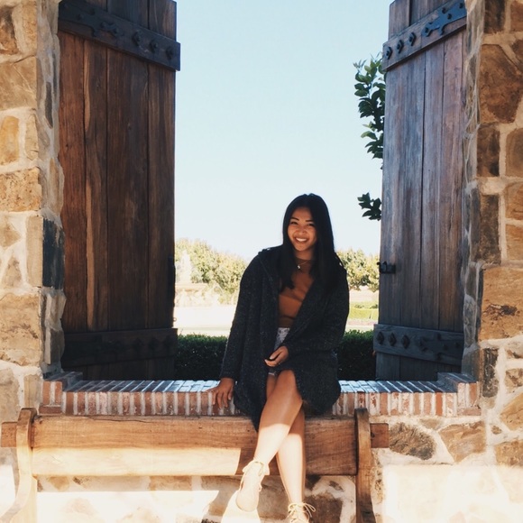 Meet the Posher, Mios - Picture 1 of 1